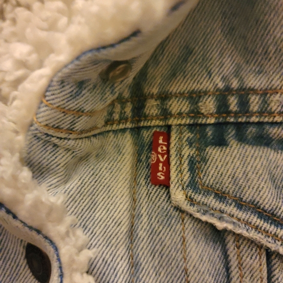 Levi's fleece lined denim jacket - Picture 2 of 5